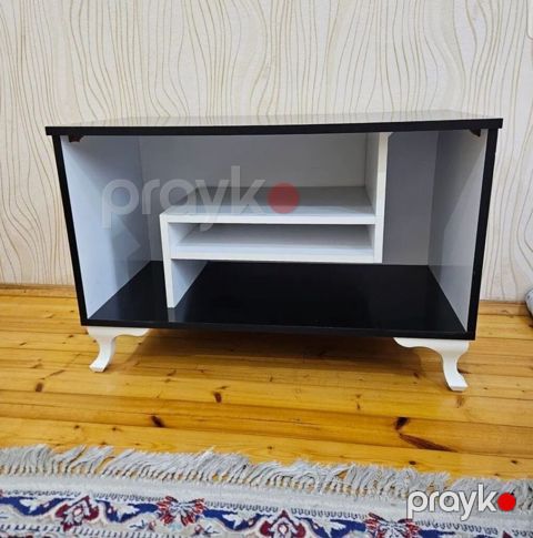 Tv altligi ela veziyyetdedir. ölçü en 90cm, hundurluk 60 cm, derinlik — Bakı