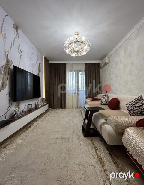 Satılır 4 otaqlı köhnə tikili 110 m²