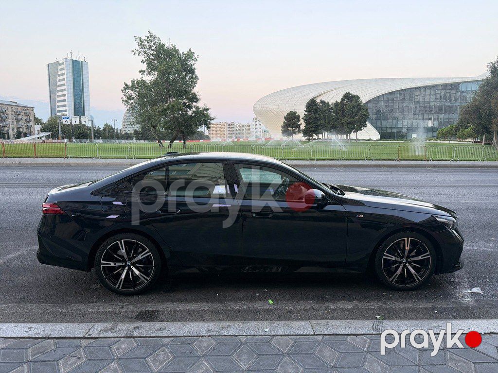 BMW 530e, 2.0 L, 19.4 kWh, 2025 il, 8 000 km — Avtomobillər, Bakı (3)