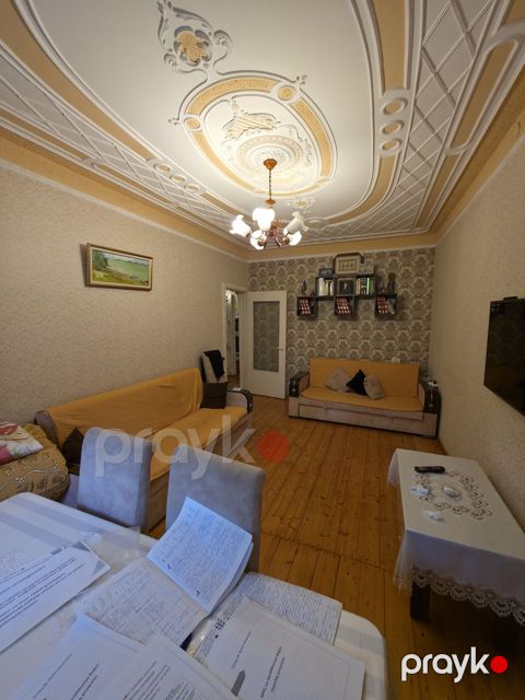 Satılır 3 otaqlı köhnə tikili 75 m² — Bakı