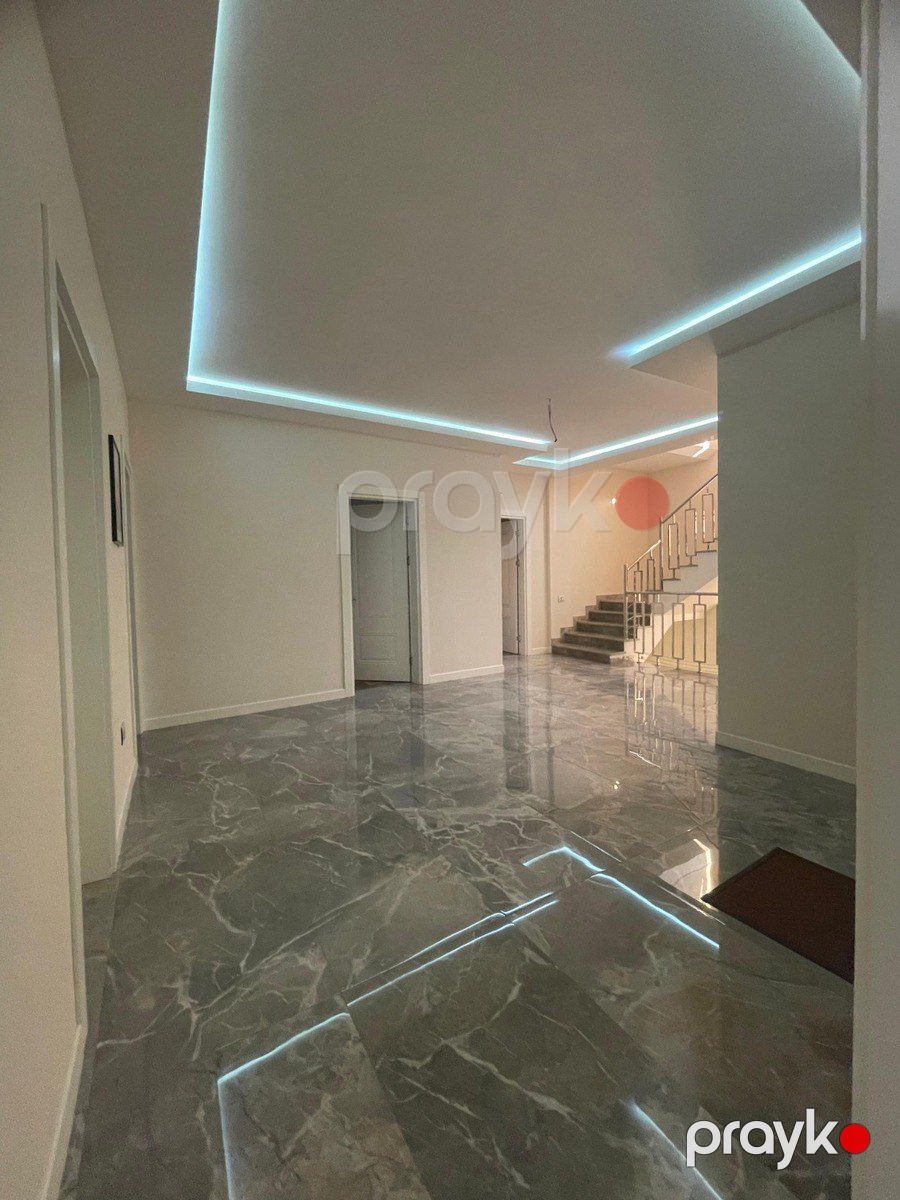 Satılır 13 otaqlı həyət evi/bağ evi 900 m² — Ev, villa, Bakı (4)