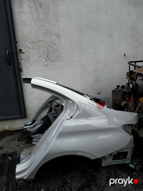 BMW G20 qanadları — Bakı