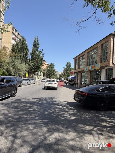 Satılır 2 otaqlı köhnə tikili 65 m²