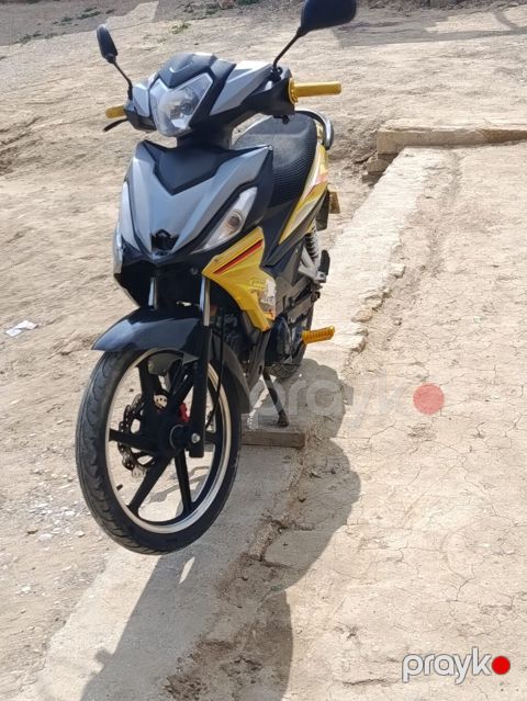 Moped/motosiklet – sport üslublu şəhər qəzaeti Xüsusiyyətlər: - Kuzov — Qobu