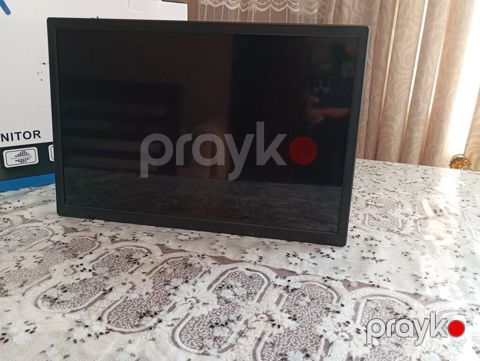 Strıker LED monitor - Ekran diaqonalı: təxminən 19" - manitoru — Xırdalan
