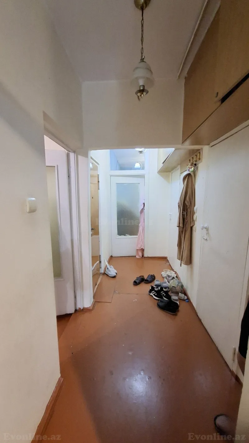 Satılır 2 otaqlı Mənzil Köhnə tikili 70 m² Bakı, Binəqədi r., Azadlıq prospekti m — Mənzil, Bakı (7)