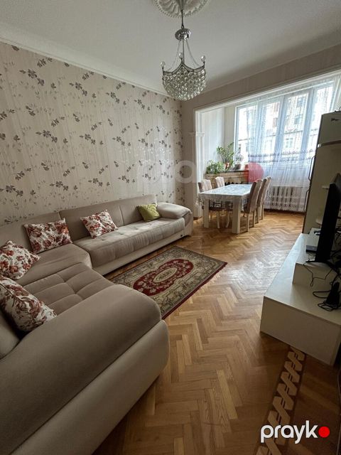 Satılır 3 otaqlı köhnə tikili 65 m²