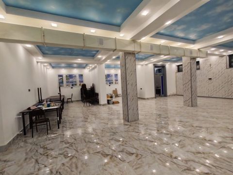 Kafe icareye verilir yeni temirden cixmis obyekt 2 kabnet metbex genis — Vusal
