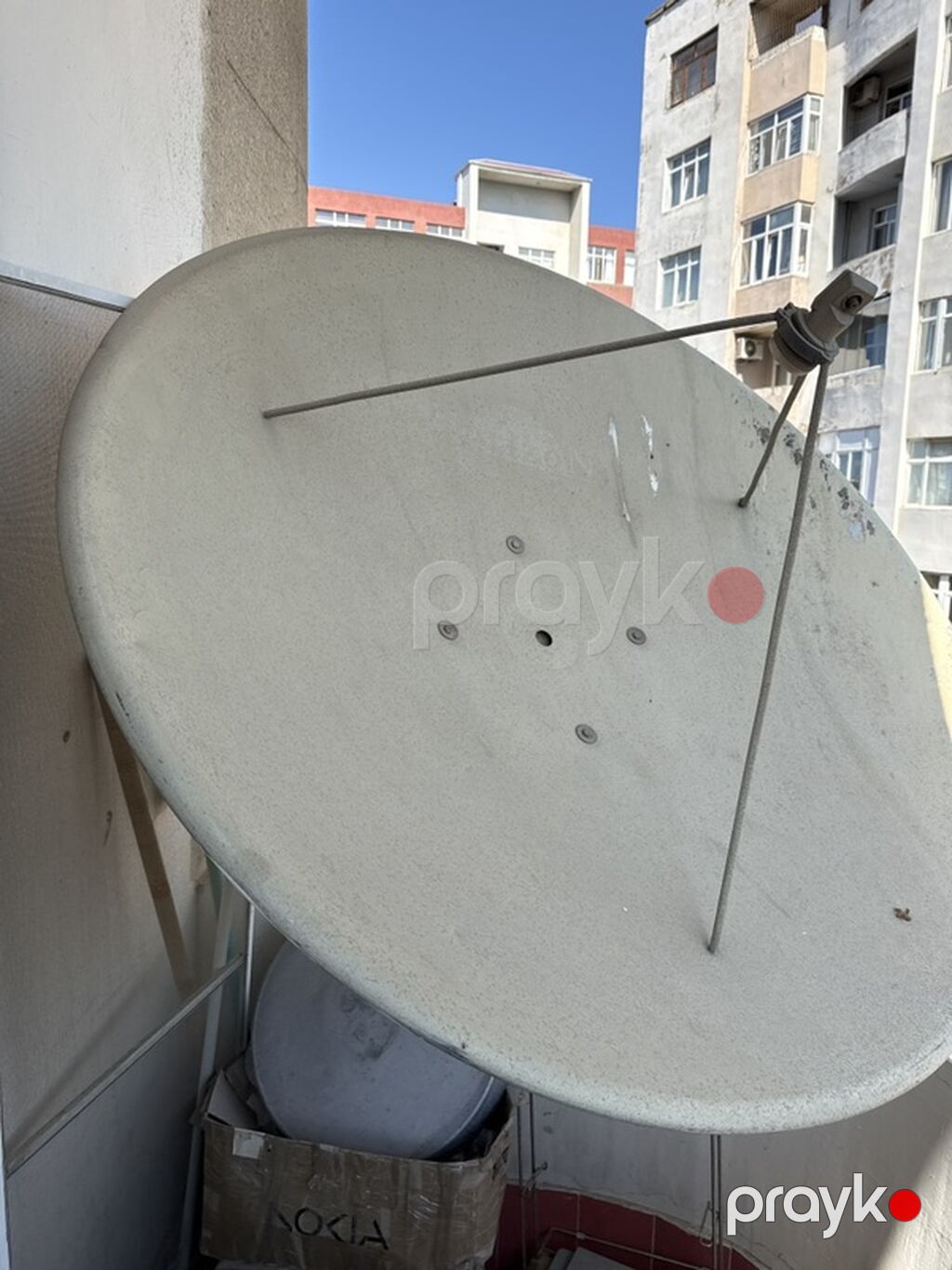 Böyük ölçülü peyk antenası (ofset tipli parabolik güzgü) - Təxminən 1 — Antenalar, Bakı (2)