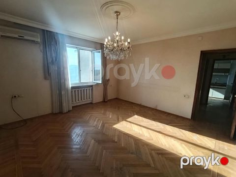 Satılır 4 otaqlı köhnə tikili 100 m² — Bakı