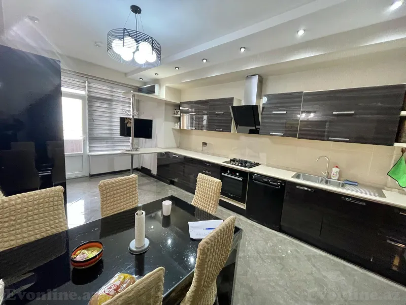 Kirayə verilir 3 otaqlı Mənzil Yeni tikili 160 m² Bakı, Xətai r — Bakı