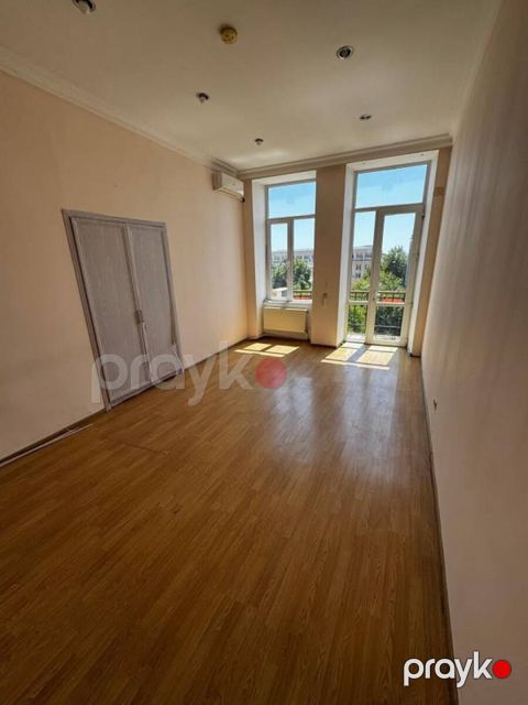 İcarəyə verilir 5 otaqlı ofis 140 m² — Bakı