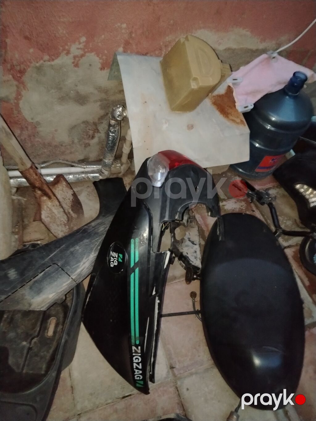 Salam zig zag mopedinin zapcastlari satilir hamisi su qiymətinə her — Motosiklet geyimi, Bakı (5)