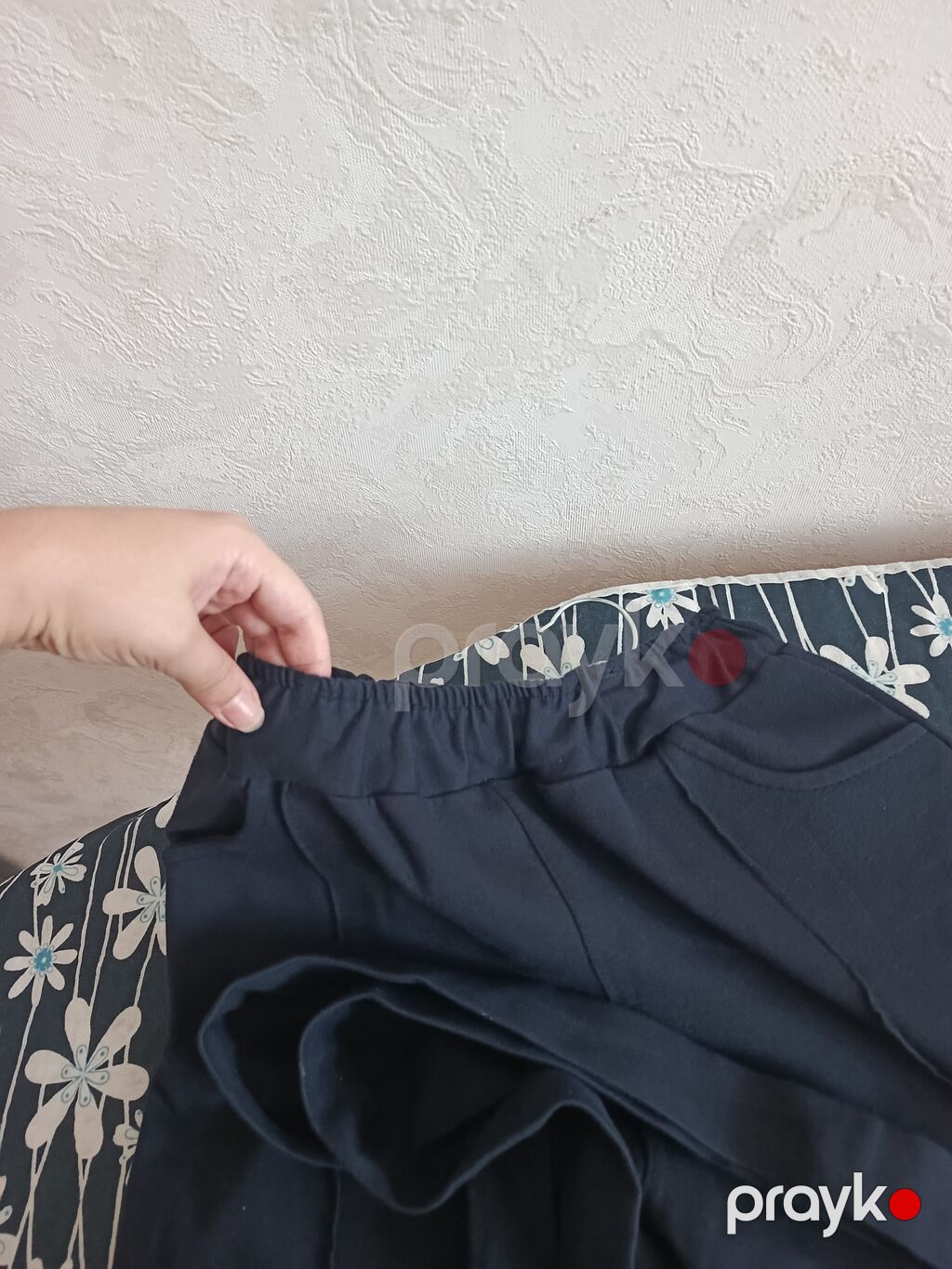 Məktəbli şalvarı ətəyi enli, materialı payızlıq tünd göy rəngdə. 1 — Məktəb forması, Xırdalan (2)