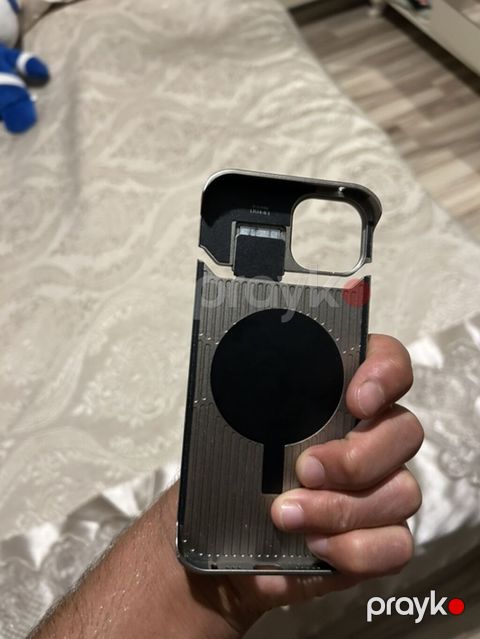 IPhone 13, iPhone 14, iPhone 15. Üç dənə modelə kabro gedir. Boş boş — Bakı