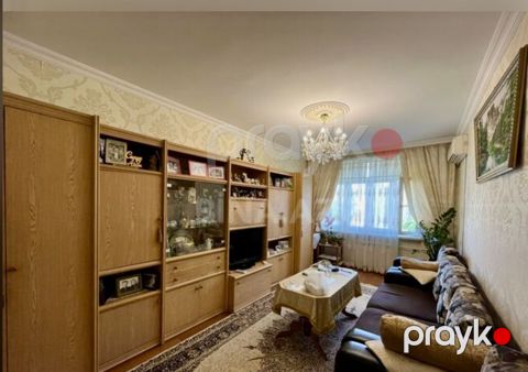 Bakı, 3 otaqlı, Köhnə tikili, m. 8 Noyabr, 80 kv. m — Bakı