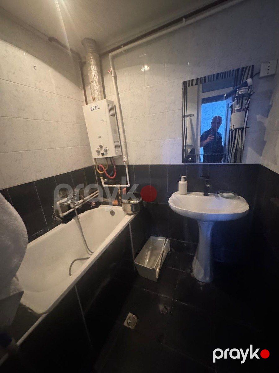 Satılır 2 otaqlı köhnə tikili 55 m² — Mənzil, Bakı (7)