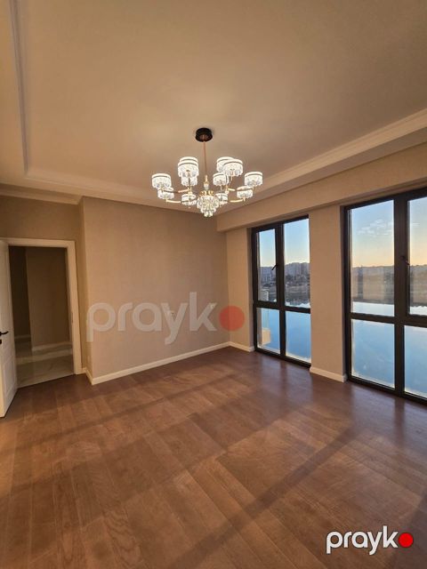 Satılır 3 otaqlı yeni tikili 83 m²