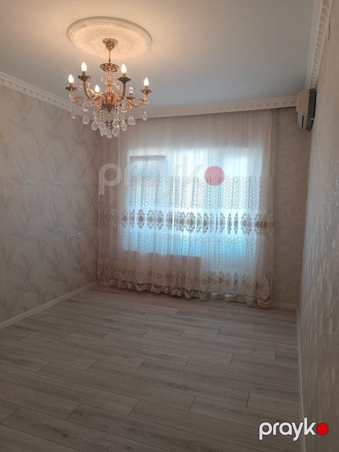 Satılır 3 otaqlı köhnə tikili 85 m² — Bakı