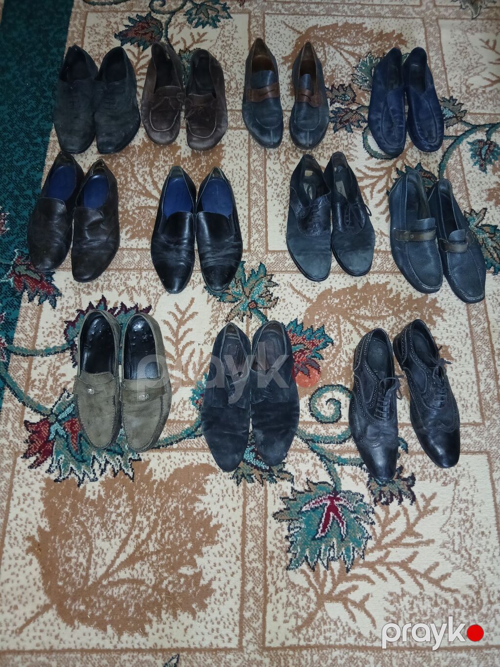 2 şəkildə də olan ayaqqabılar hamısı cəmi 112 manata satılır. Brend — Ayakkabılar, Bakı (2)
