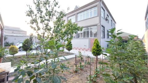 Satılır 7 otaqlı həyət evi/bağ evi 422 m² — Bakı