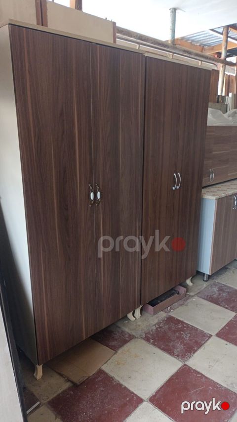 Qəhvəyi taxta teksturalı 2 ədəd üçqapılı şkaf - Material — Bakı