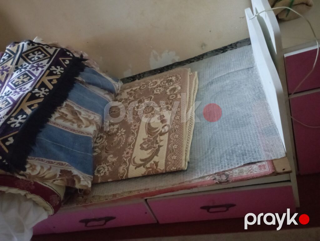 Tək nəfərlik çarpayı – altı çekmecəli ünvan Əmircan - Ölçü: təxminən — Yataqlar, Bakı (3)