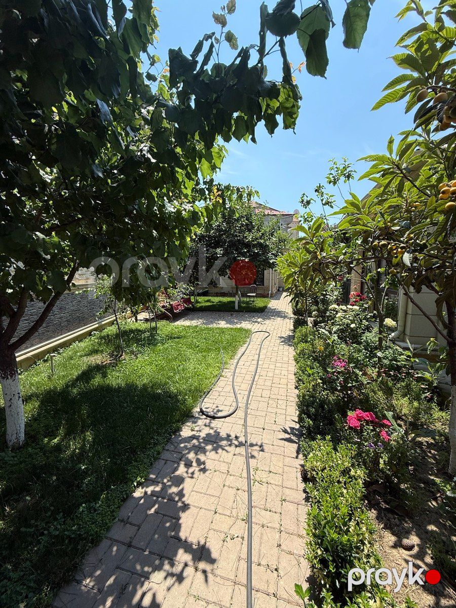 Villa, Bəhruz Nuriyev küç — Ev, villa, Bakı (3)
