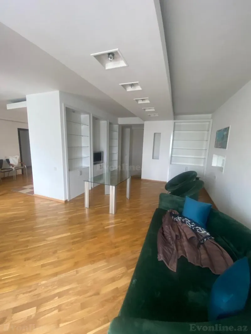 Kirayə verilir 4 otaqlı Mənzil Köhnə tikili 190 m² Bakı, Yasamal r., Nizami m — Mənzil, Bakı (5)