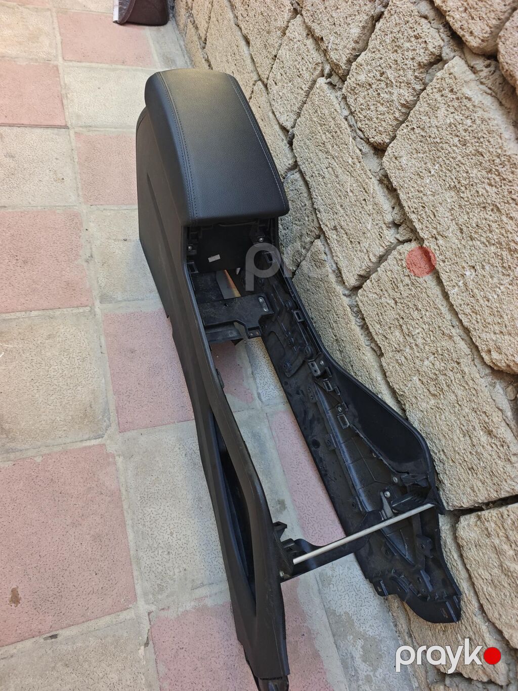Hyundai Tucson üçün original orta tunel/əlaltı (mərkəzi konsol) — Salon detalları, Xırdalan (3)