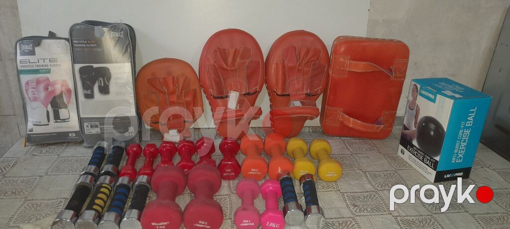 Fitnes və boks üçün komplekt inventar Tərkib: - Müxtəlif çəkilərdə — Digər simulyatorlar, Bakı (5)