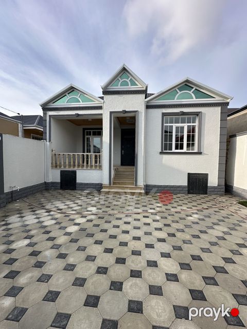 Satılır 4 otaqlı həyət evi/bağ evi 130 m² — Bakı