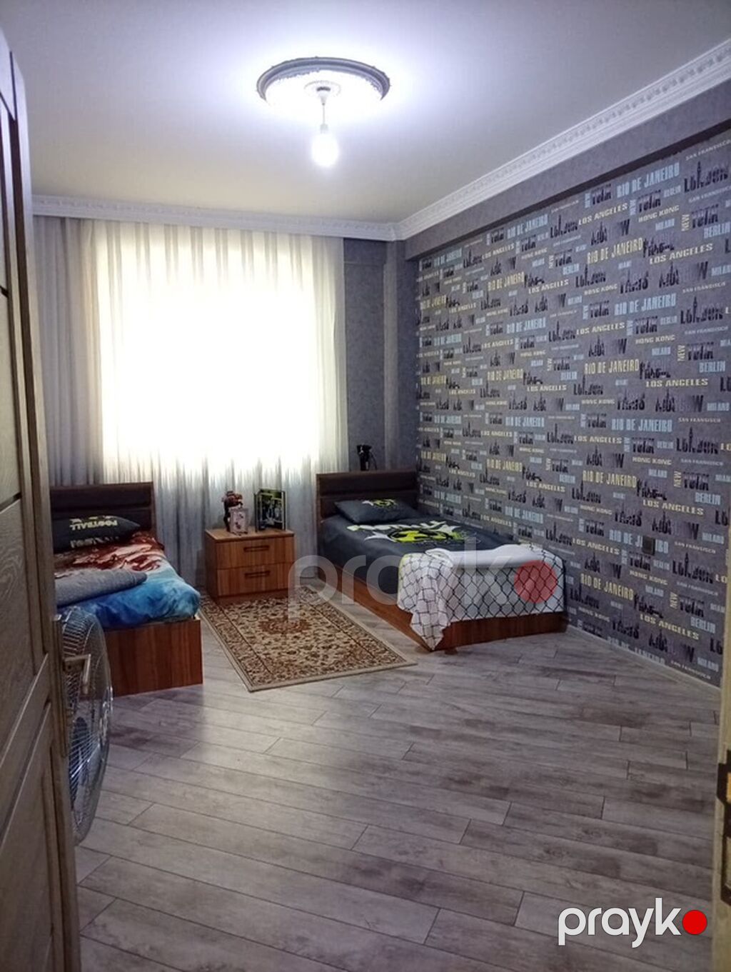 Mənzil – zövqlü təmirli, geniş və işıqlı planlama - Geniş qonaq — Mənzil, Bakı (7)