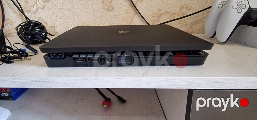 Playstation 4 Slim 512GB Состояние - идеальное. В комплекте — Oyun konsolları, Bakı (2)