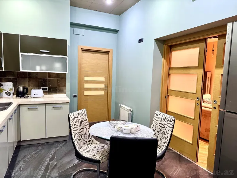 Kirayə verilir 3 otaqlı Mənzil Yeni tikili 130 m² Bakı, Nəsimi r., 28 May m — Mənzil, Bakı (8)