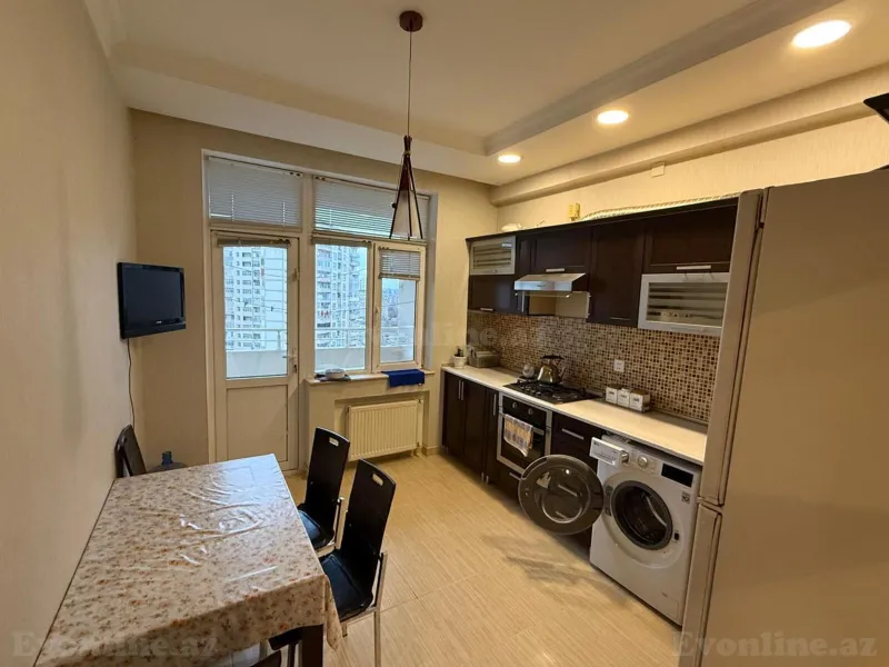 Kirayə verilir 3 otaqlı Mənzil Yeni tikili 100 m² Bakı, Yasamal r., İnşaatçılar m — Mənzil, Bakı (4)