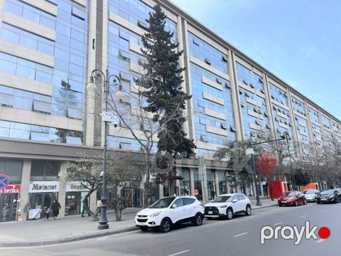 Satılır 2 otaqlı köhnə tikili 65 m²