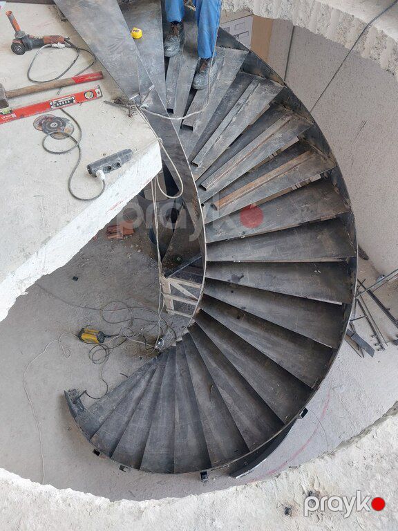 Spiral pilləkənlər — Təmir və inşaat, Bakı (10)