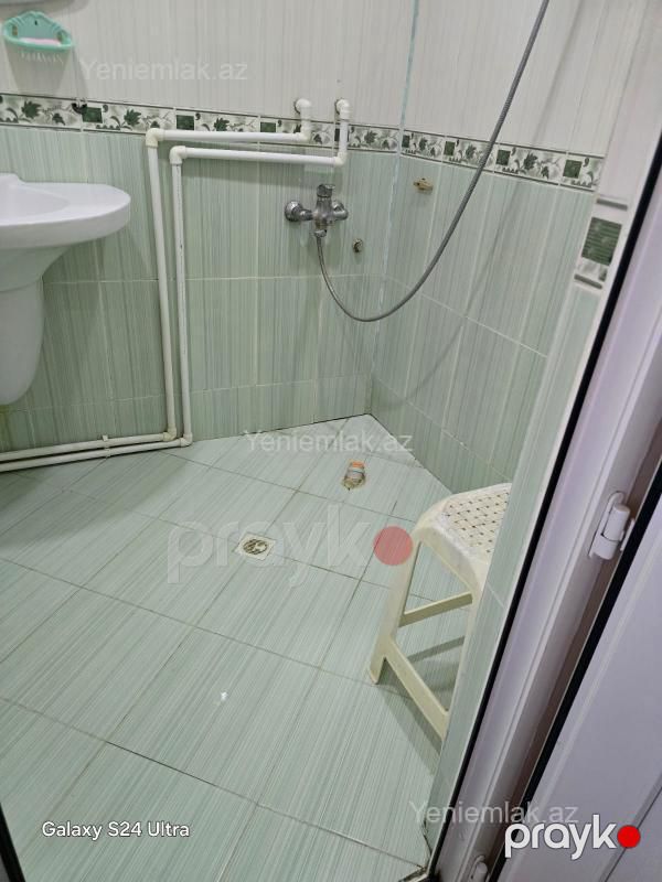 Satılır 3 otaqlı Bina evi menzil (Köhnə tikili), 70 m², 10-cu mikrorayon — Mənzil, Sumqayıt (8)