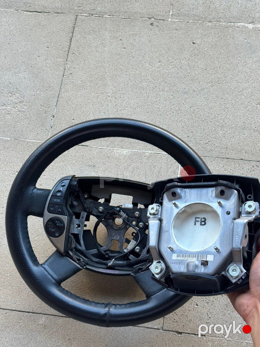 Toyota Prius sükanı — Ehtiyat hissələri və aksesuarlar, Bakı (2)