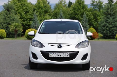 Mazda 2, 1.5 L, 2013 il, 265 000 km — Qax