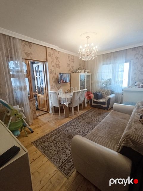 Satılır 3 otaqlı köhnə tikili 80 m²