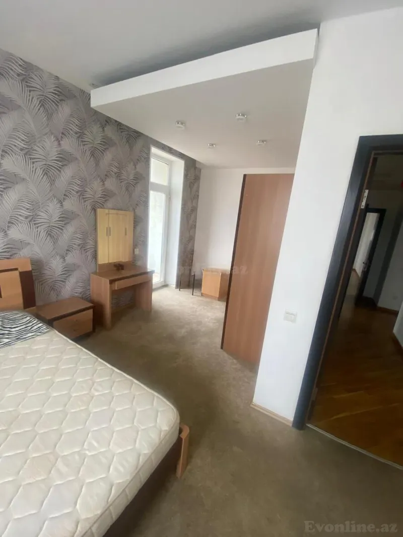 Kirayə verilir 4 otaqlı Mənzil Köhnə tikili 190 m² Bakı, Yasamal r., Nizami m — Mənzil, Bakı (8)