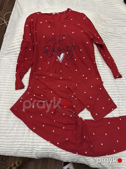 Qadın pijama dəsti - İki hissə: uzunqollu köynək və uzun şalvar — Digah