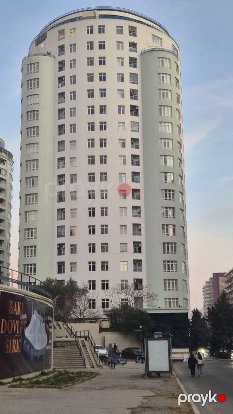 Satılır 4 otaqlı yeni tikili 210 m² — Bakı