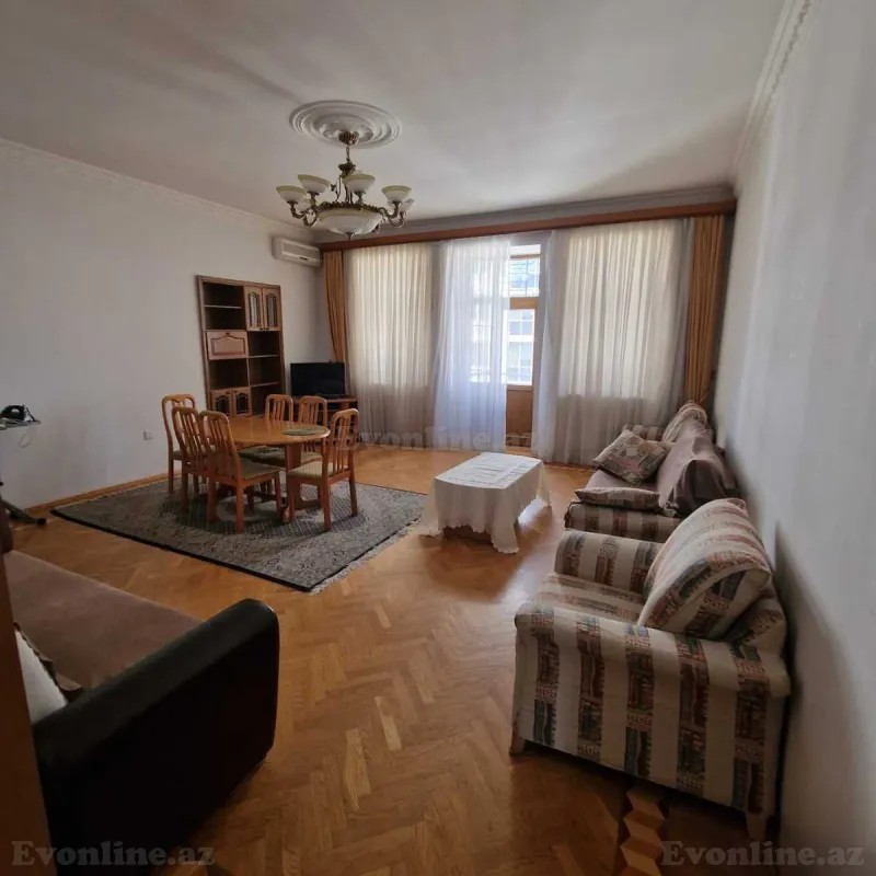 Kirayə verilir 2 otaqlı Mənzil Köhnə tikili 75 m² Bakı, Səbail r — Bakı