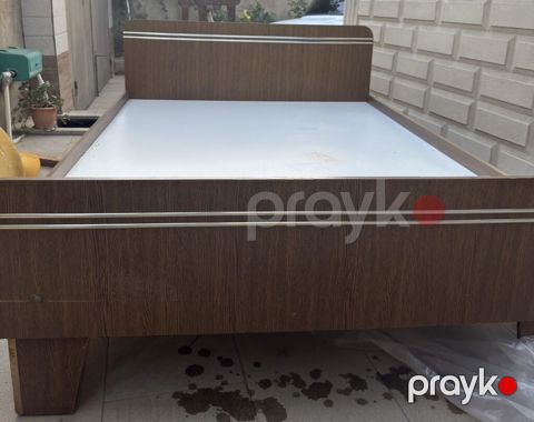 Taxta çarpayı - Material: Laminat/taxta karkas, ağ rəngli səthli — Masazır