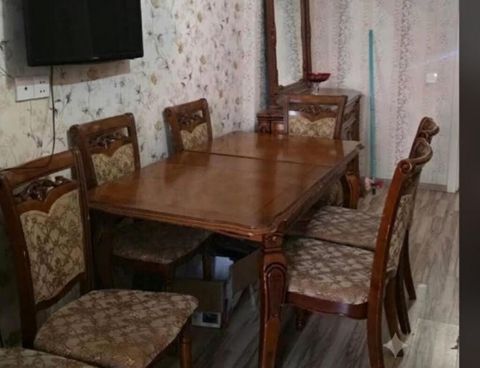 Qonaq otağı üçün, İşlənmiş, Kvadrat masa, 6 stul — Vasiteci Sekine Xanim — Masalar və stullar