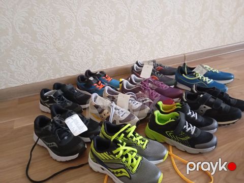 31ve 35,23,20olcude ayaqqabılar İsveçdən gətirilib təzədi istəyən — Bakı