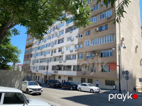 Satılır 5 otaqlı köhnə tikili 187 m² — Bakı
